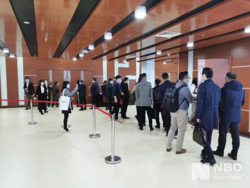 醫(yī)藥圈炸鍋!國(guó)家的“靈魂談判”又來(lái)了,1.3萬(wàn)的心臟支架談到700元,將為老百姓節(jié)約109億!